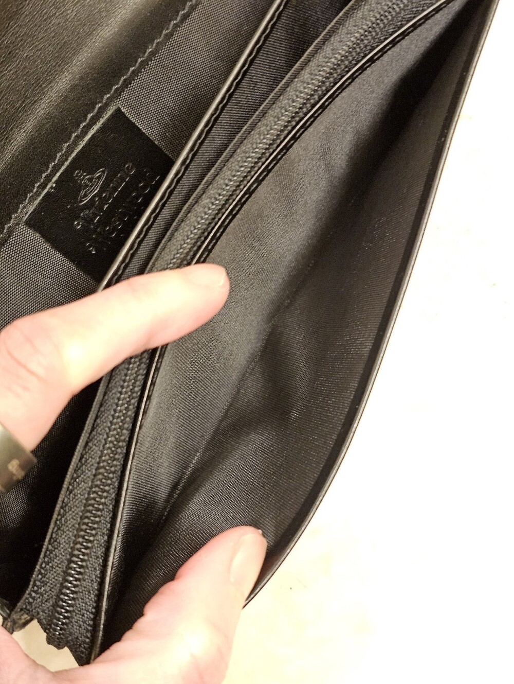 VIVIENNE WESTWOOD Long Wallet - Picture 14 of 16